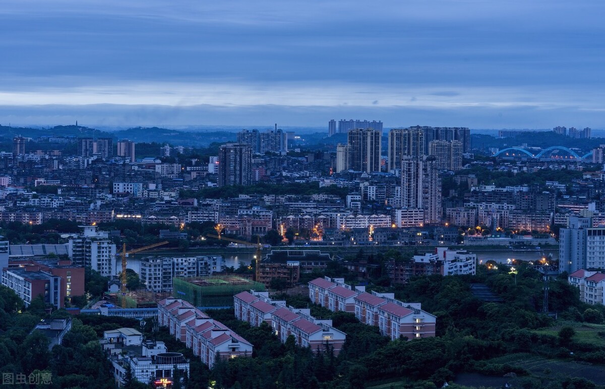 四(sì)川5個地級中(zhōng)等城市将(jiāng)晉(jìn)升(shēng)為大城市(shì)，未來(lái)15年大(dà)城市(shì)數量達11個